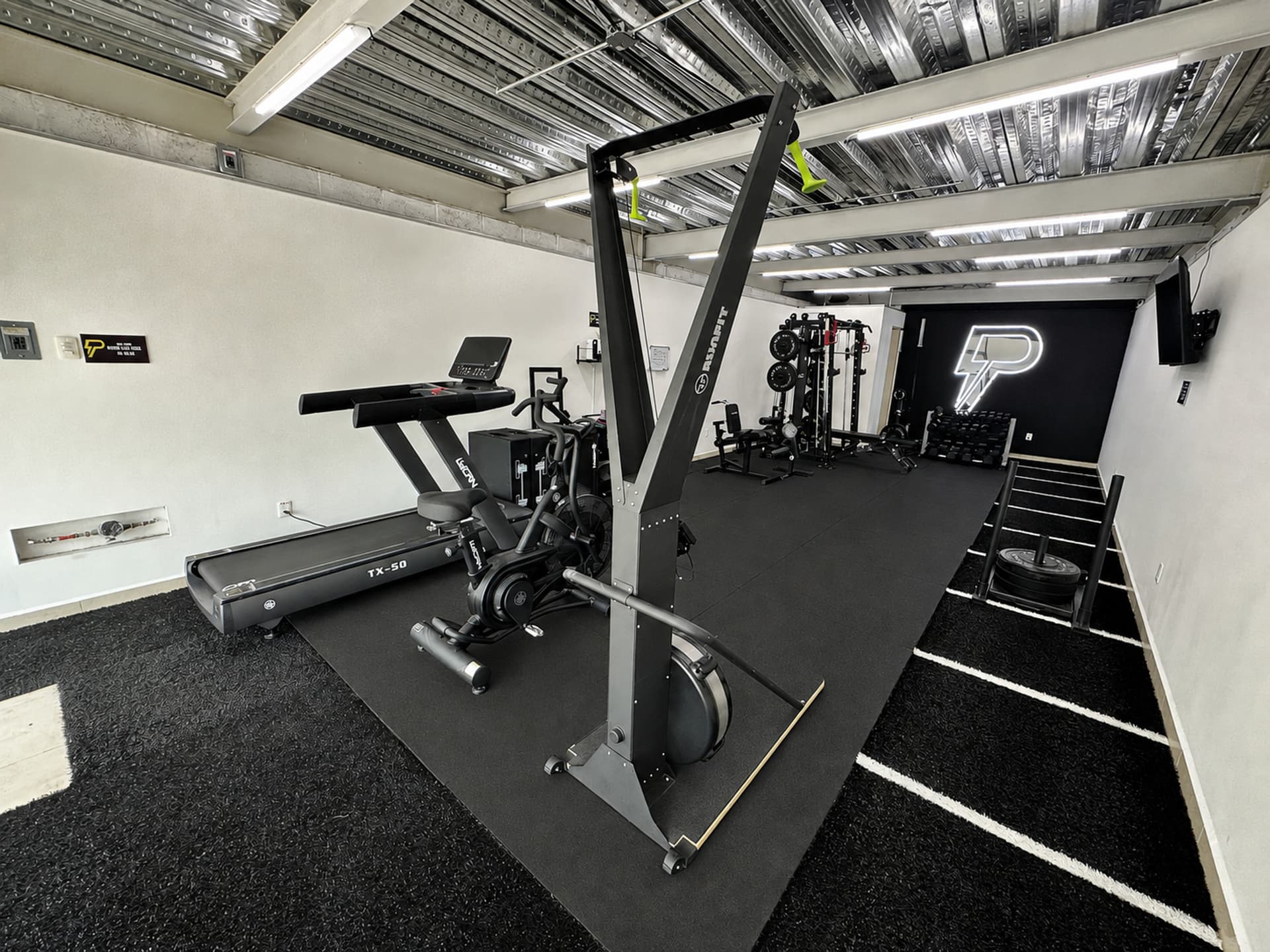Equipped FitPOD Vista Real space for your sessions